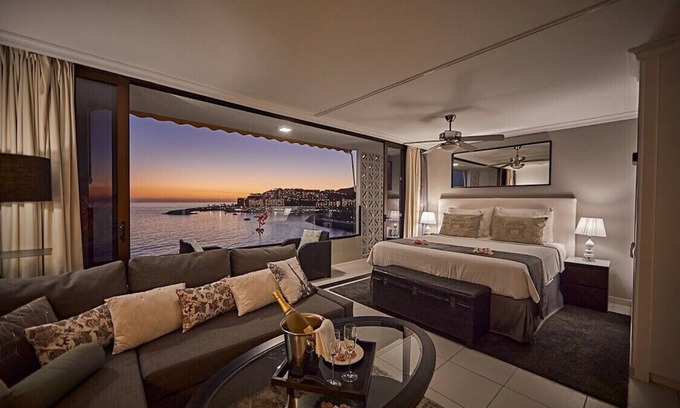 Patalavaca Apartment | Modern Beach Apartment with Spectacular Views