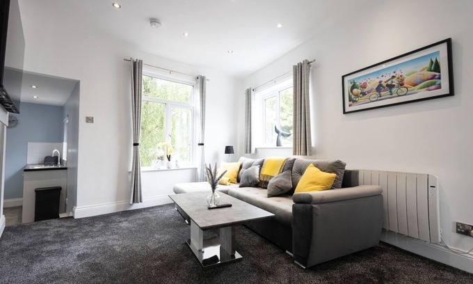 Bolton Apartment | Modern Bolton Retreat - Stylish Comfort - Flat A