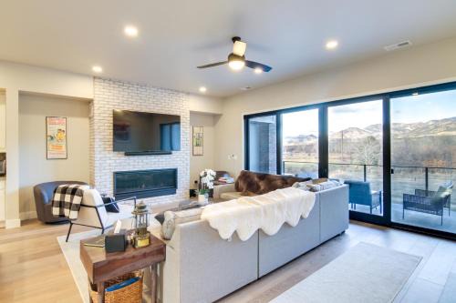 Bozeman House | Modern Bozeman Escape with Bridger Mountain Views!
