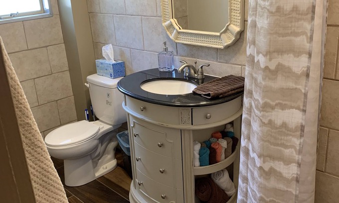 Oakland Cabin | Modern by 2 bedroom cabin on Bull Shoals Lake