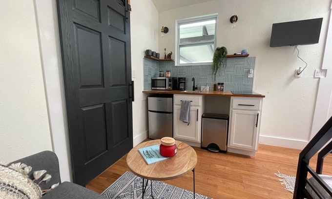 Mission Hills South Apartment | Modern Casita in Kern Place - Walk to parks, restaurants, UTEP