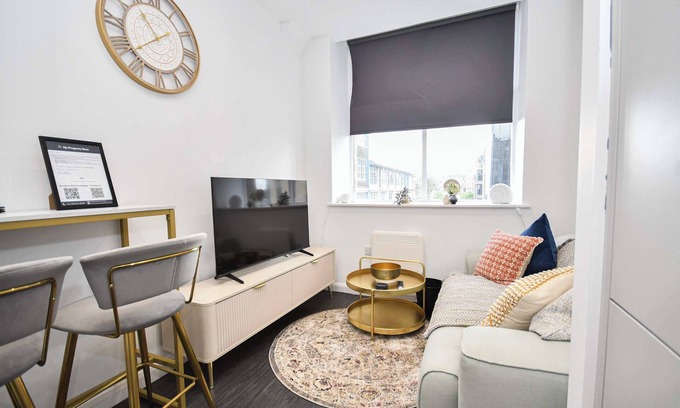 Eastleigh Apartment | Modern & Compact 1 Bedroom Apartment in Bradford