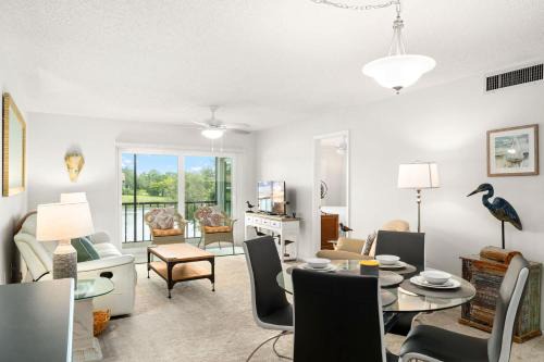 Oldsmar House | Modern Condo on the lake Oldsmar FL