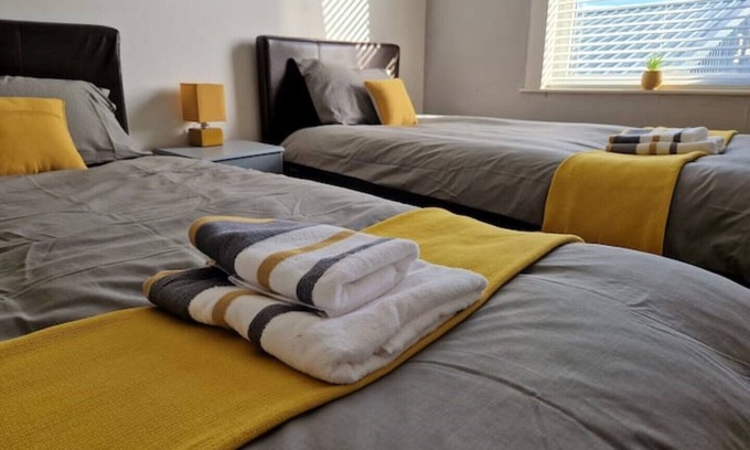 Preston House | Modern Cosy Home-away-from-Home