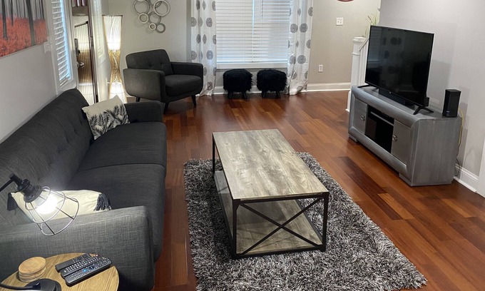 Athens Condo | Modern cottage close to EVERYTHING in Athens!