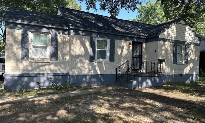 Memphis Cottage | Modern Cottage for a quick relaxing recharge.
