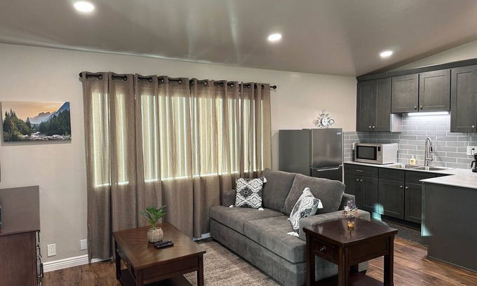 Auburn Apartment | Modern Country Studio-5 Min. to Hiking Trails and Old Town Auburn. Private yard.