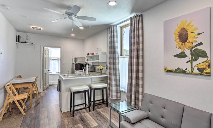 Custer Apartment | Modern Custer Apt - Walk to Shops & Dining!