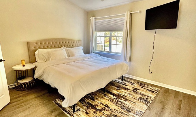 Charlotte House | Modern Entire 2-Bedroom House for 6 Guests at University City