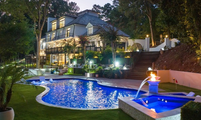 Paces House | Modern Estate: Sports Court, Heated Pool, Hot Tub, Theater & Fitness. Sleeps 10