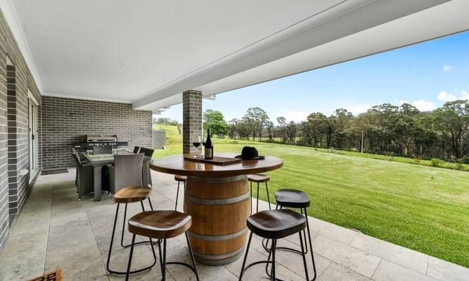 Yatte Yattah House | Modern Farm Stay - South Coast