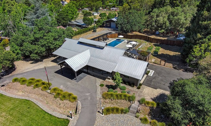 Coombsville House | Modern Farmhouse In Combsville Napa