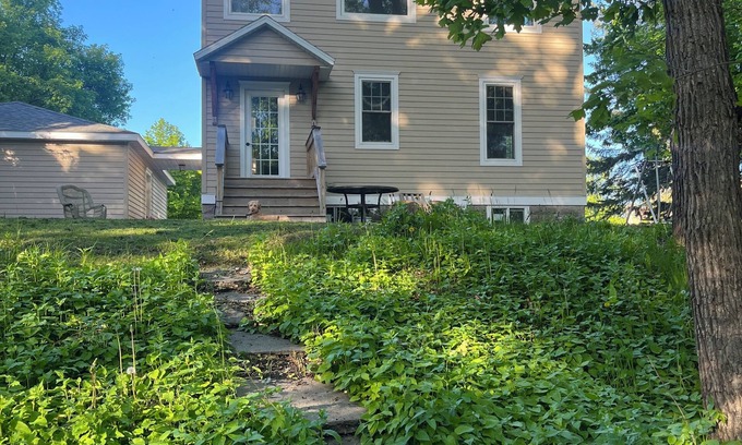 Warren House | Modern Farmhouse with Chef's Kitchen and Coffee Bar on River!