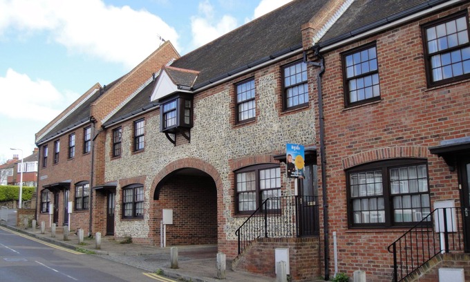 Broadstairs Cottage | Modern flint stone cottage, moments from beach (child friendly) - new low rates