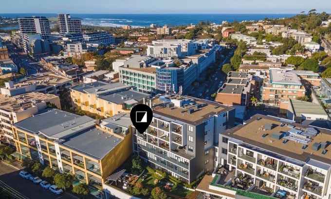 Dee Why Apartment | Modern Furnished Studio in heart of Dee Why | 5 minutes to Beach | Parking Inc