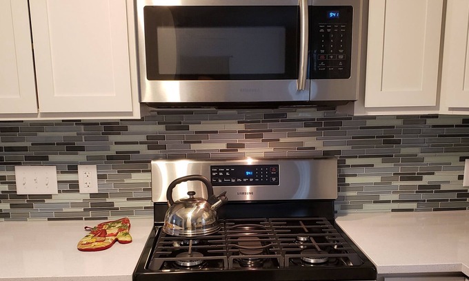 Valparaiso House | MODERN GEM, CLOSE TO DOWNTOWN VALPO AND VU, DUNES AND BEACHES