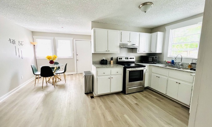 Birmingham House | Modern GEM mins from the Crossplex