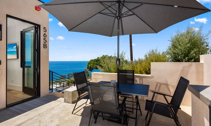 Laguna Beach House | Modern Guest House Overlooking Laguna's Ocean/Canyons For A Relaxed Coastal Stay