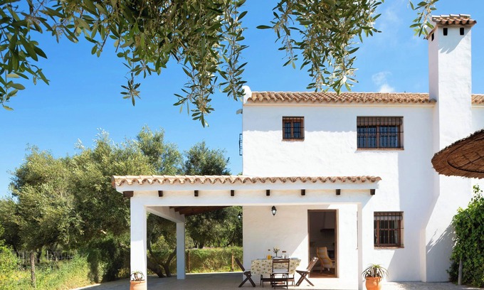 Zahora House | Modern Holiday Home "La Quinta de Maria Luisa 1" in Idyllic Location