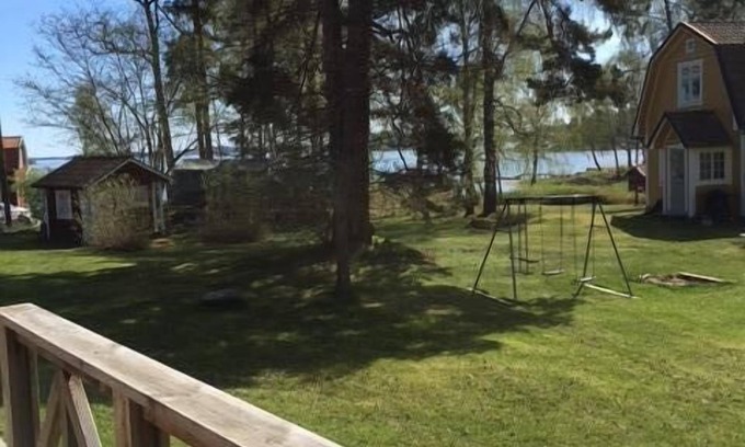 Resaro Cottage | Modern holiday home. Unique location with sea view and archipelago on the knot