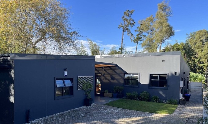 George House | Modern home in tranquil nature