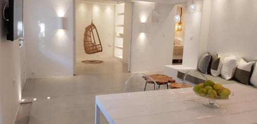 Paros House | Modern House near Parikia with 3 bedrooms & 2 bath