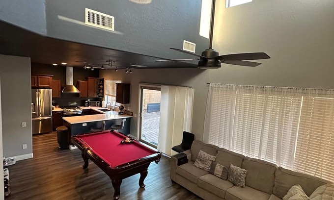 Enterprise House | Modern house with jacuzzi and Grill.