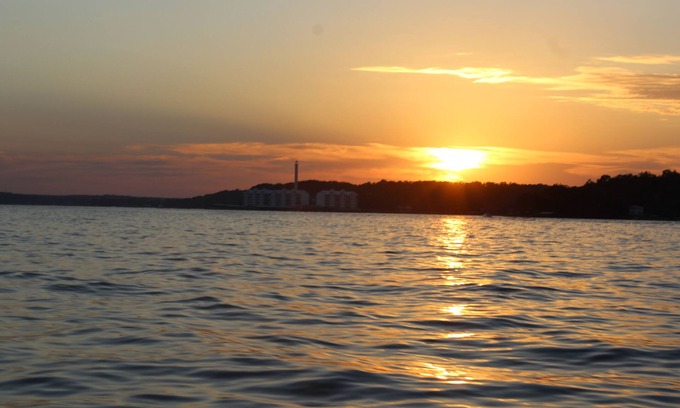 Lake Ozark Condo | Modern Lakefront Condo at Monarch Cove - Horseshoe Bend