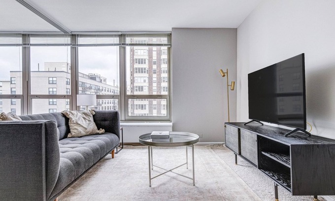 Lake View East Apartment | Modern Lakeview 1BR w/Gym, Pool, 1 block to Lincoln Park, by Blueground