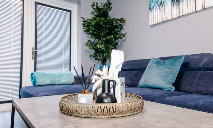 Billingham House | Modern Large Home - FREE PARKING, CONTRACTORS, FAMILIES. DISCOUNTS AVAILABLE