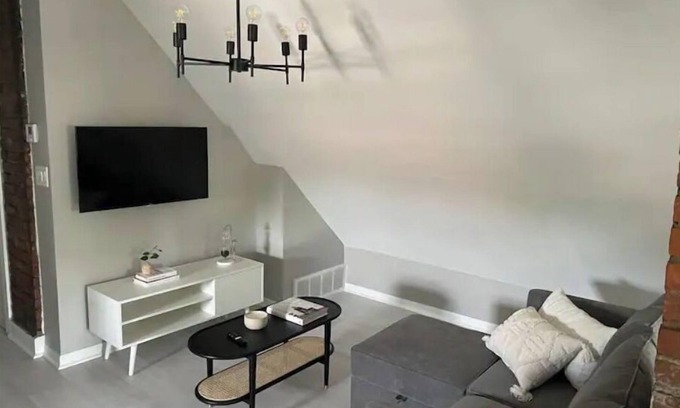 Tremont Apartment | Modern Large Studio Apartment in Heart of Tremont.