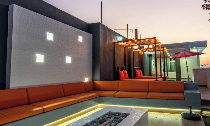 Oaxtepec Apartment | Modern Loft with Pools and Rooftop Sky Bar