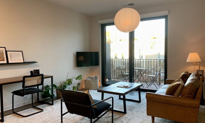 Brown Deer Apartment | Modern Luxe 1BR Apt with Gym, Pool, and Parking