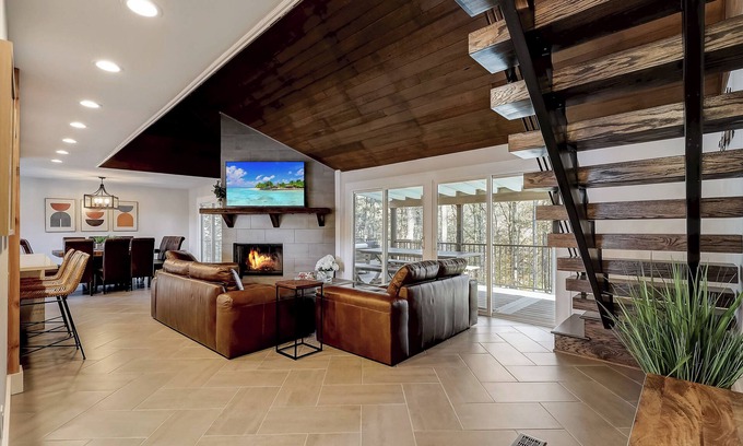 Buford House | Modern Luxury Lakehouse w/Private Dock on Lanier!