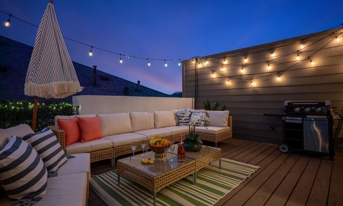 Washington Ave./ Memorial Park House | Modern Luxury Midterm & Long Stays 30+ Nights
