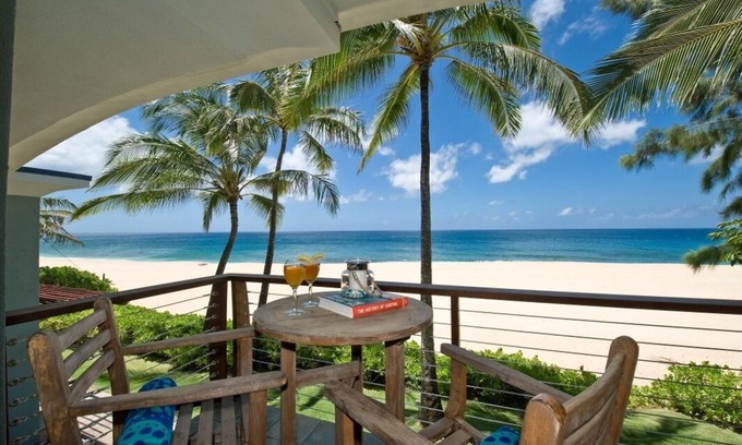 Pupukea House | Modern Luxury on Spectacular Pipeline Beach