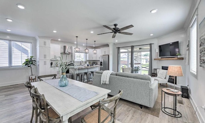 Winchester House | Modern Luxury Retreat Walk to Tims Ford Lake!