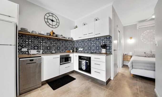 Emu Park House | Modern Luxury Studio Apartment