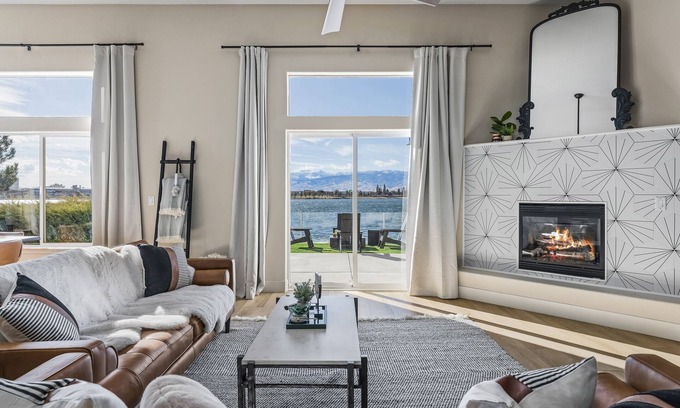 Sparks House | Modern Marina Lake Home with Amazing Views
