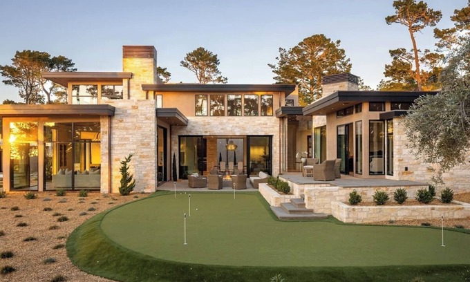Del Monte Forest House | Modern Masterpiece on Poppy Hills Golfs Course with Pool, Putting Green, Guest House