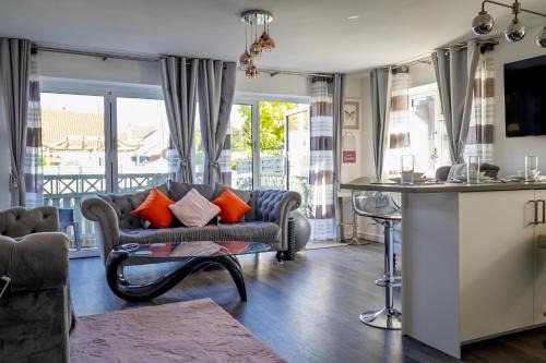 Rainham House | Modern Medway Bungalow - 3BR Garden & Free Parking, Kent