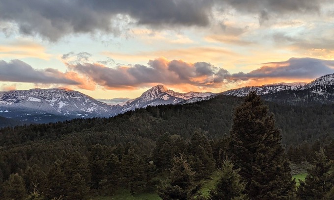 Bozeman House | Modern Mountain Home w/Stunning Mountain Views. The best of what SW Montana!