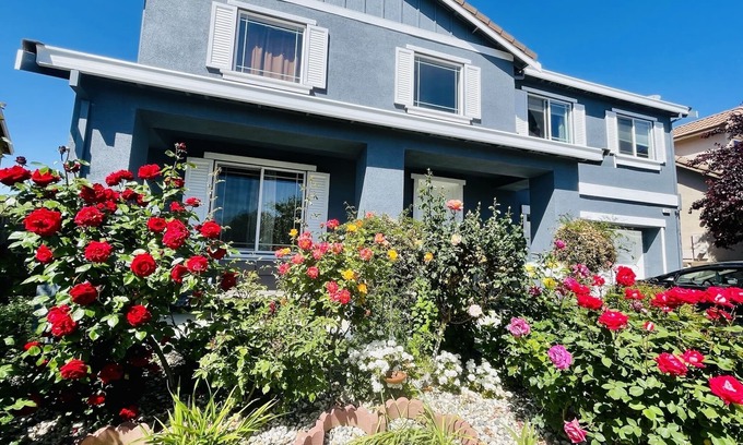 Fairfield House | MODERN NEWER HOME CLOSE TO NAPA WINE COUNTRY, SACRAMENTO & SAN FRANCISCO