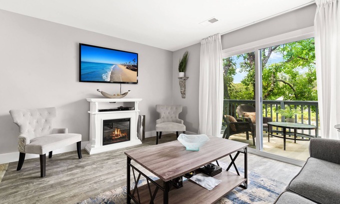 North Charleston Condo | Modern, newly renovated condo overlooking