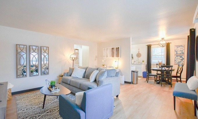 Green Bay Apartment | Modern, Newly Updated Apartment