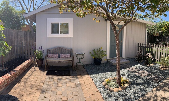 Castro Valley Cottage | Modern Private Clean Cottage