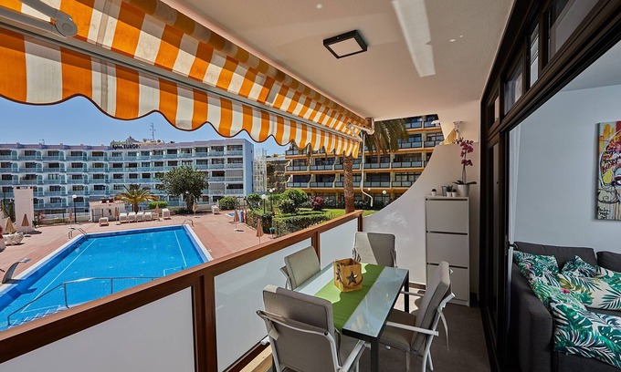 Playa del Ingles Apartment | Modern, renoveted, 150m Yumbo, 600m sandy beach. Wi-Fi Free. Fully equipped.