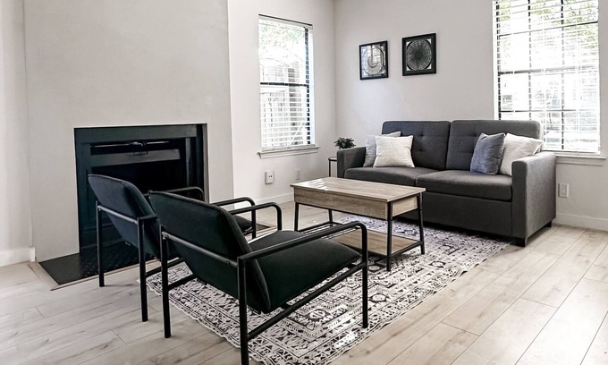 Greenslopes At Lake Creek House | Modern Retreat Near Downtown Round Rock