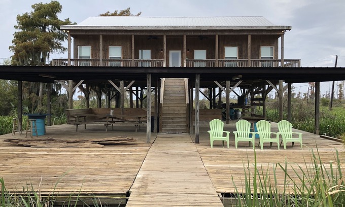 Akers House | Modern River Camp Located in Akers,LA next to the Famous Sun Buns Bar and Grill