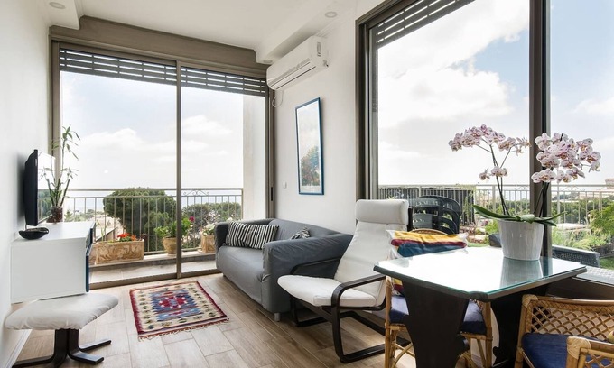 Haifa Apartment | Modern Roof Apart with Panoramic Sea View + Terrace